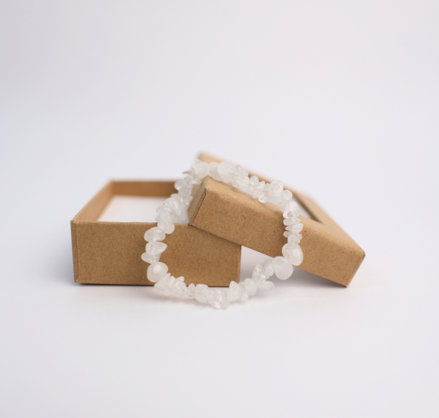 اسوارة حجر الكوارتز الكريستالي